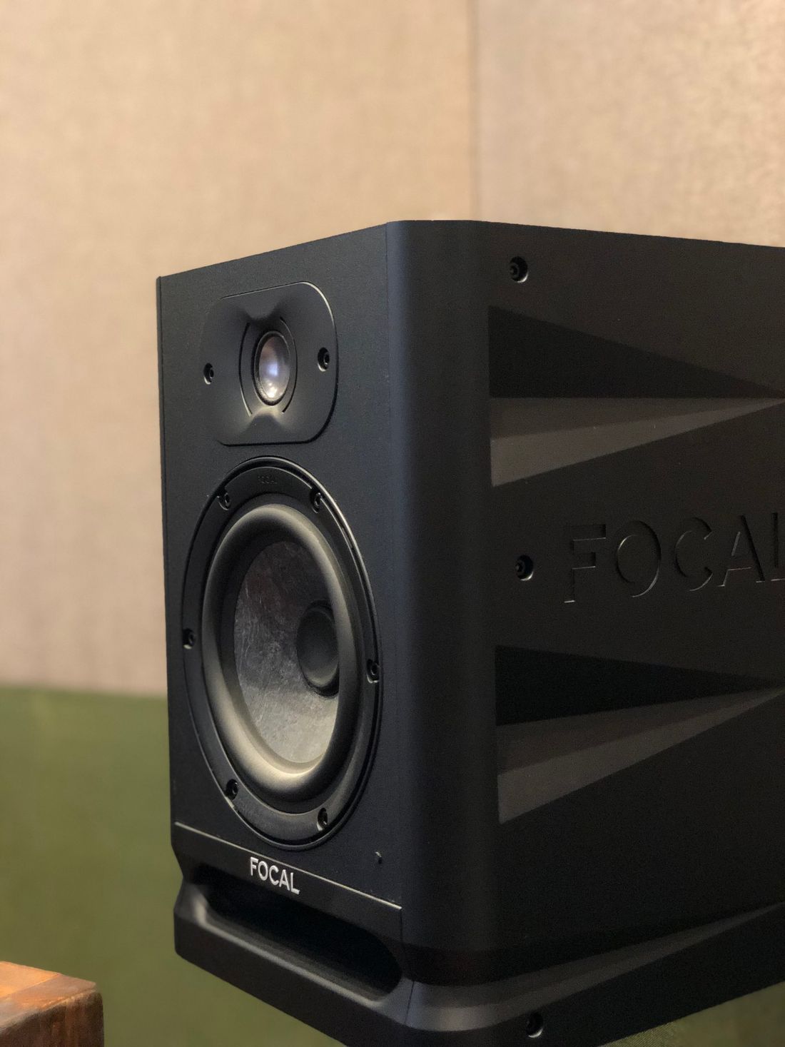 Monitor Focal en el Estudio C